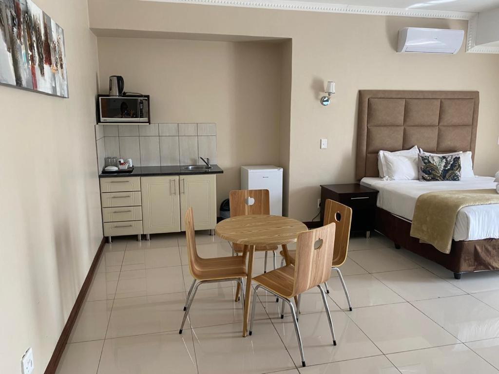 Aqua Stone Guest House Mbombela Eksteriør billede